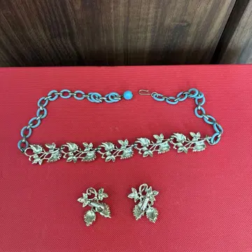 앤티크 초커, 귀찌 세트