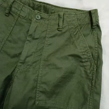 유니클로 유틸리티 워크 팬츠 베이커 팬츠 올리브