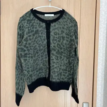 DoCLASSE 레오파드 무늬 긴팔 가디건 M