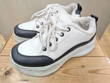 ORTR 스니커즈 보아 안감 화이트 블랙 24.5cm