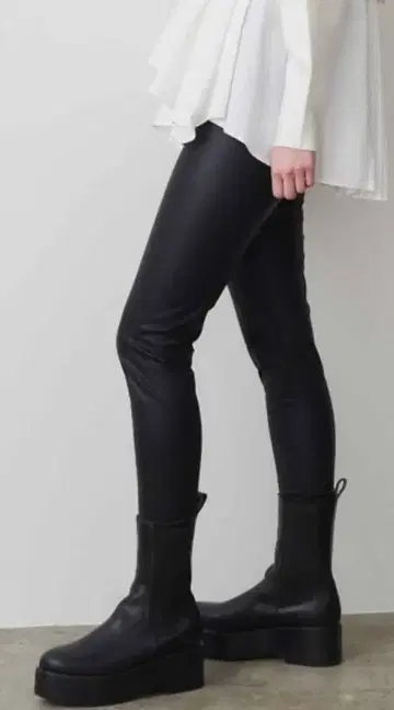 ELENDEEK FAUX 가죽 레깅스 02