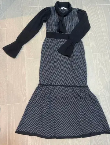 dazzlin 다즐린 니트 원피스 네이비