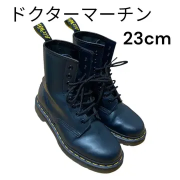 닥터마틴 8홀 부츠 23cm