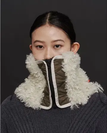 UN3D. BIG BOA NECK WARMER