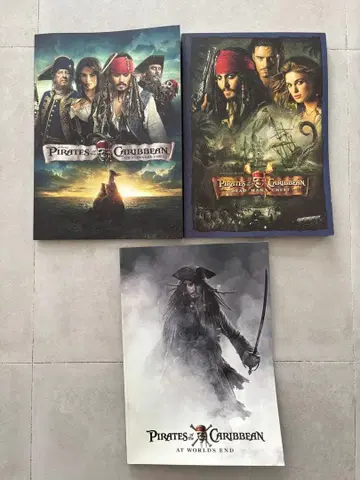 캐리비안의 해적 팜플렛과 피규어 세트