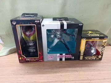 도쿄 [ AWXHM ] 제일복권 가면라이더 키바 빅 마스크 3종 피규어