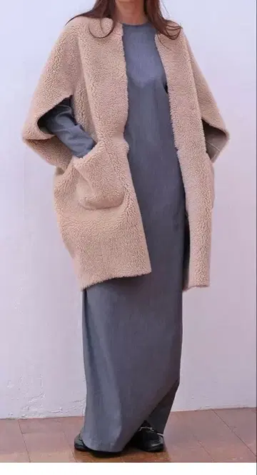 AKTE 보아 케이프 베이지 택 포함