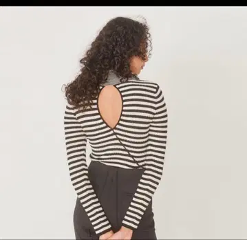 시루무린 보더 하이넥 긴팔 상의