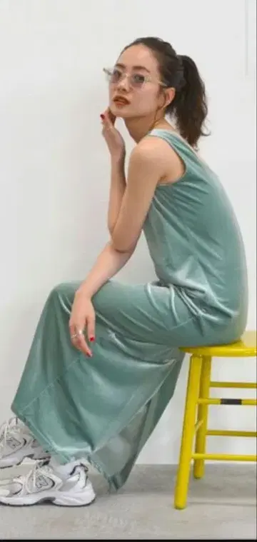 Ungrid 아메리 슬리브리스 벨로아 원피스 그린 노슬리브 F