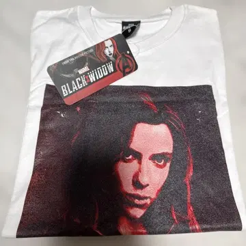 코믹콘 복권으로 얻은 코믹콘 티셔츠 블랙 위도우 티셔츠 화이트