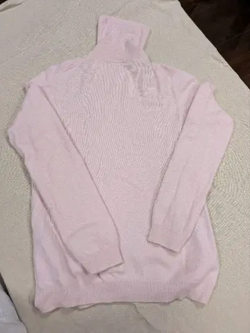 유니클로 캐시미어 100% 핑크 터틀넥 스웨터