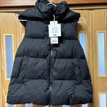 유니클로 울트라 라이트 다운 볼륨 베스트 택 포함 UNIQLO