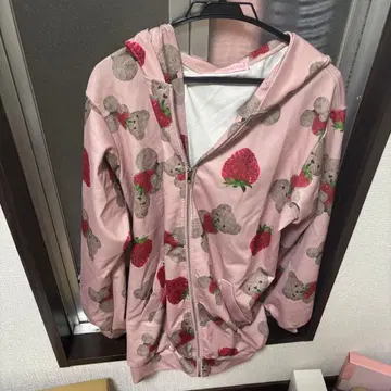 MARS(프리메로) 딸기 곰 패턴 후드티