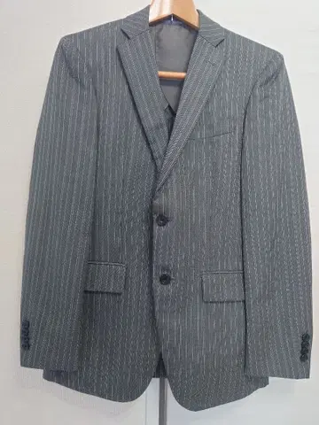 그레이 스트라이프 비즈니스 정장