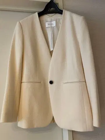 BEIGE, 아이보리 노카라 자켓