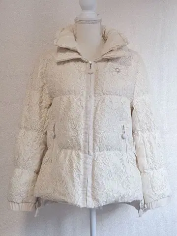 [새상품급] Super Beauty 전체 레이스 비쥬 다운 자켓