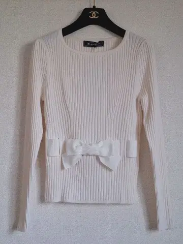 [새상품] M'S GRACY 스테디셀러 리본 리브 니트탑