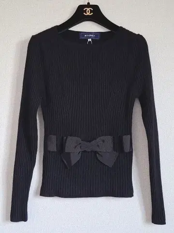 [새상품] M'S GRACY 스테디셀러 리본 리브 니트탑