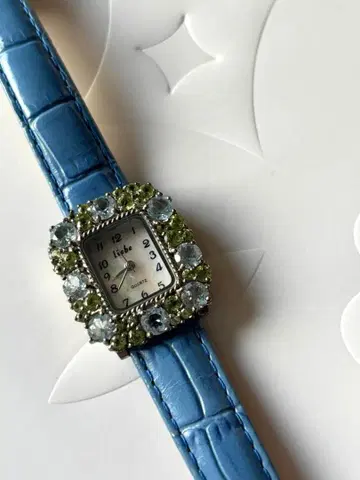 새상품급 liebe 스톤 장식 파란색 가죽 손목시계