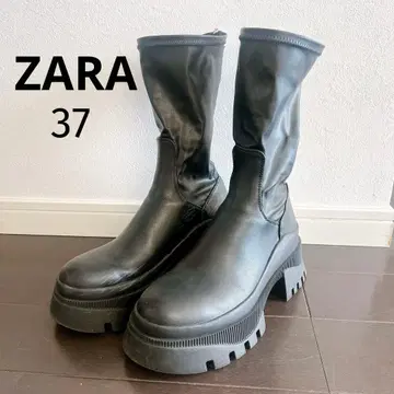 ZARA 블랙 워크 부츠 통굽