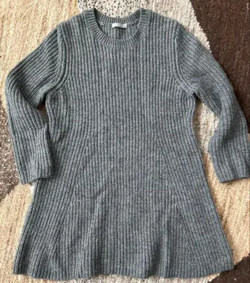 Theory luxe 띠어리 럭스 하찌 니트 그레이 사이즈 38