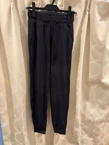 [새상품급] lululemon 블랙 조거 팬츠 사이즈 2