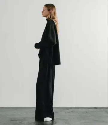 CINOH 치노 오버사이즈 하이넥 니트