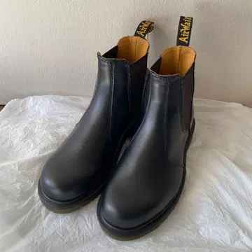 Dr. Martens 닥터마틴 사이드 고어 부츠 2976 하자품