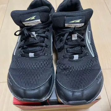 Altra INSTINCT4 US9 사이즈