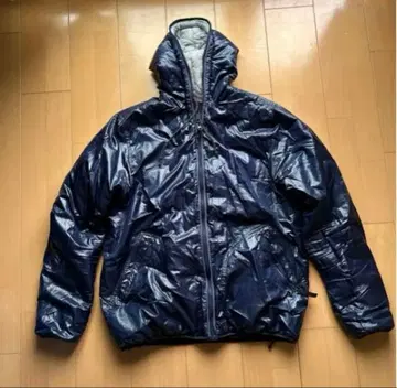 네이비 후드 부착 다운 자켓