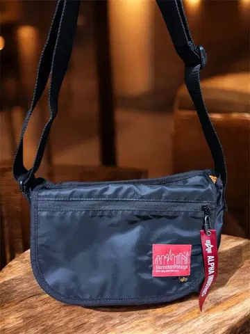 컨디션 최상 ALPHA x MANHATTAN PORTAGE 메신저 백