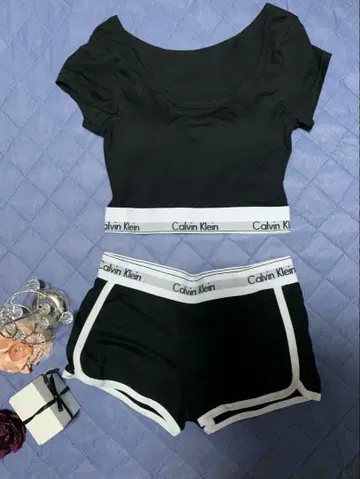 Calvin Klein 블랙 셋업 M 사이즈