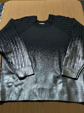 새상품급 Adoon plain 어도운 플레인 실버 호일 프린트 니트 L