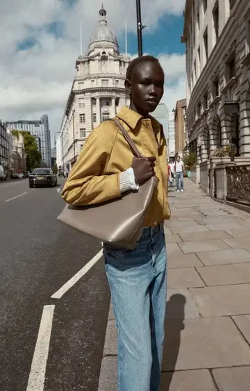 ZARA 그레이 합성 피혁 토트백