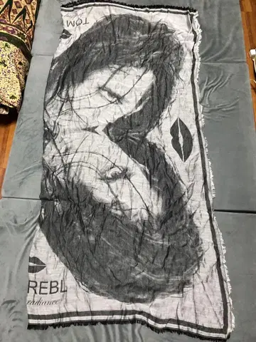 TOM REBL 쉬폰 스카프 그레이/블랙