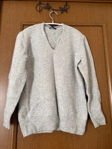 ICB 그레이 V넥 니트 L 사이즈