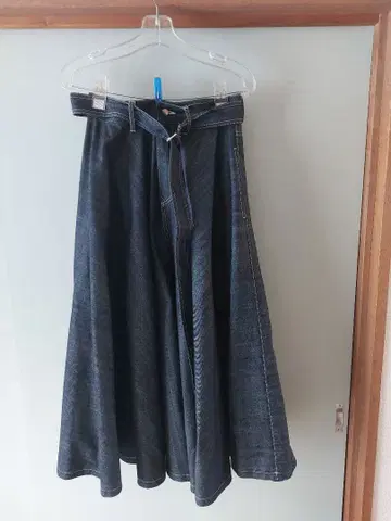 foufou 다크 데님 플레어 스커트 S 사이즈(0)