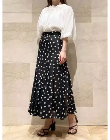 SNIDEL 스나이델 헴 플레어 프린트 스커트