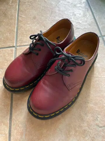 닥터마틴 3홀 신발 22cm