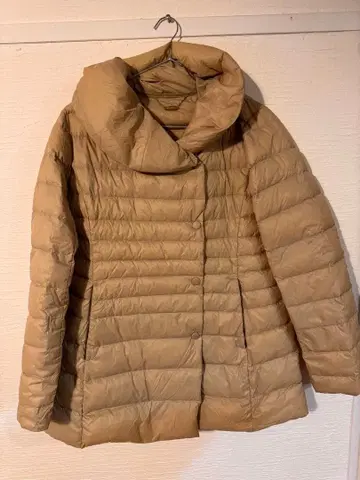 DoCLASSE 베이지 다운 자켓