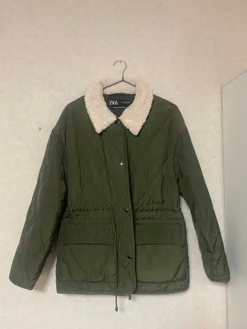 ZARA 올리브 그린 퀼팅 자켓