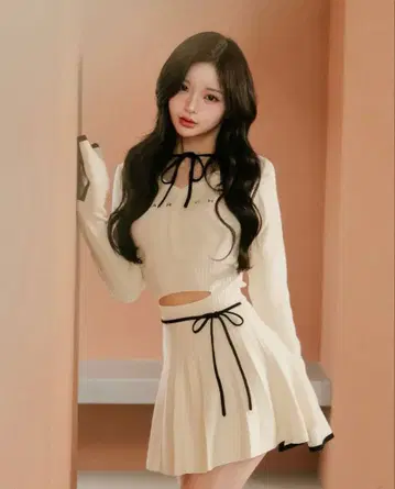 Darich 허리 오픈 리본 디자인 니트 미니 원피스 아이보리