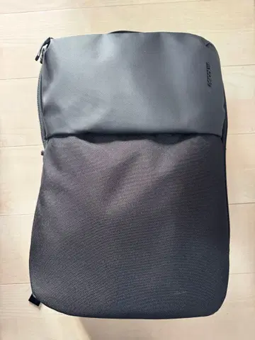 INCASE A.R.C. Daypack / 20L -Black-