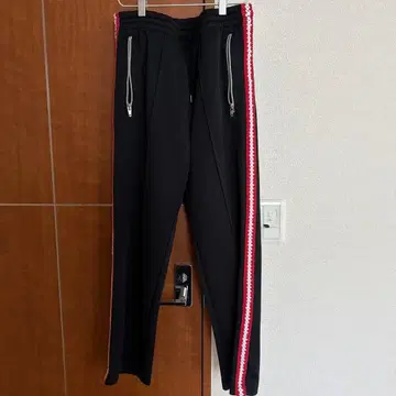 바니스뉴욕 라인 팬츠 블랙