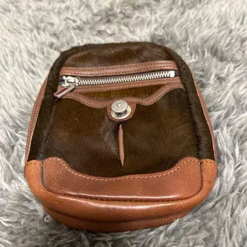 KAVU 바디백 가죽 송치