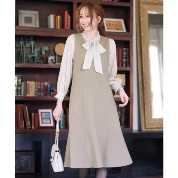 애니시스 세탁 가능한 V넥 머메이드 오버롤 스커트