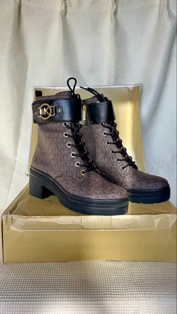 MICHAEL KORS DORY LUG BOOTIE