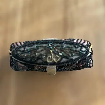 비즈 자수 클러치백