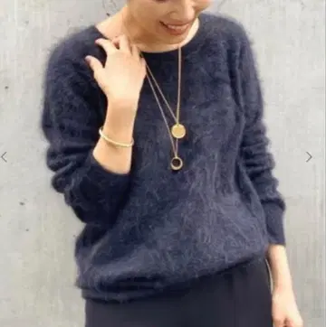 정가 63,800엔 두지엠 클라세 CASHFUR 크루넥 니트