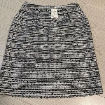 트위드 스커트 클리어 임프레션